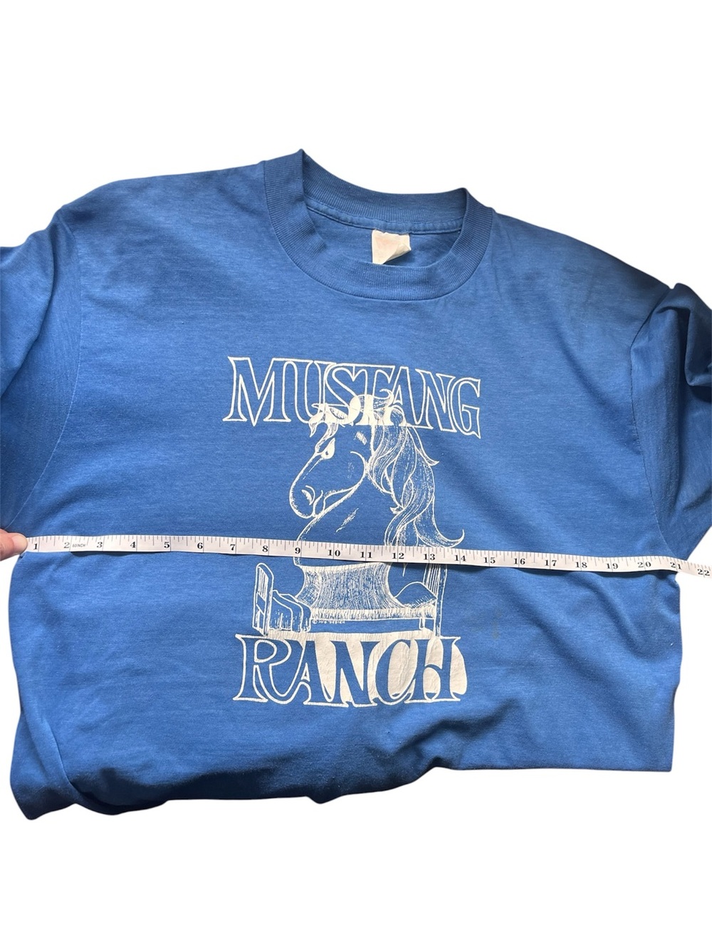 *RARE* Vintage 1980s Mustang Ranch Brothel Graphic Tee - Blue White XL - Picture 8 of 9